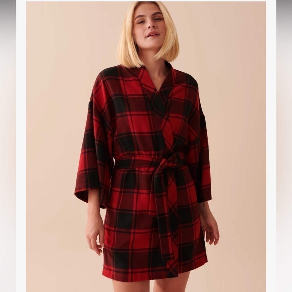 La Vie en Rose, Buffalo Plaid Kimono, New with Tag